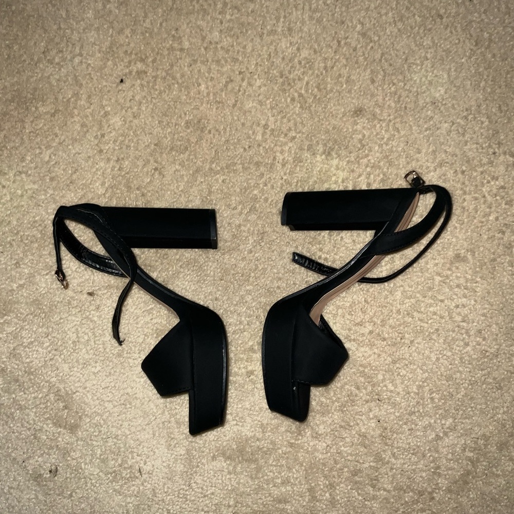 TOP Moda Black Platform Heels